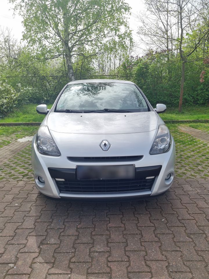 Renault Clio 1.6 16V 110 Automatik nightDay in Halle