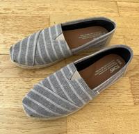 graue Toms mit weißen Streifen, Alpargata Rope, neu, Größe 37 München - Untergiesing-Harlaching Vorschau