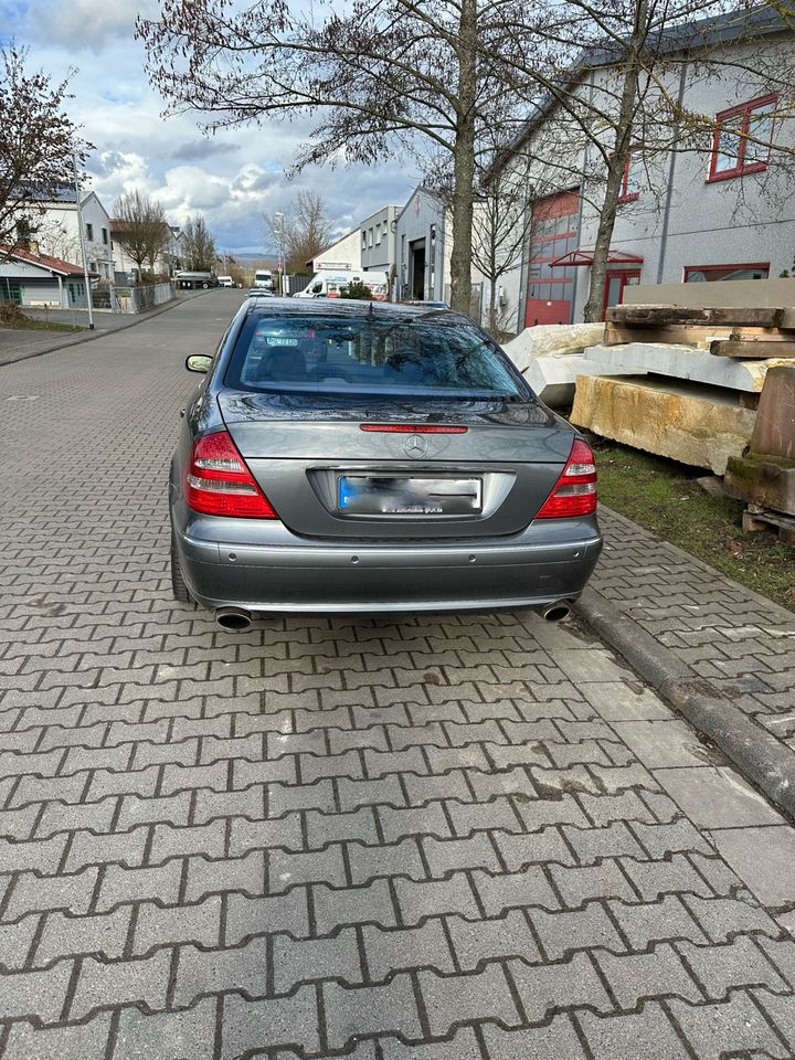 Mercedes E 280 Avantgard Sport Edition in Offenbach