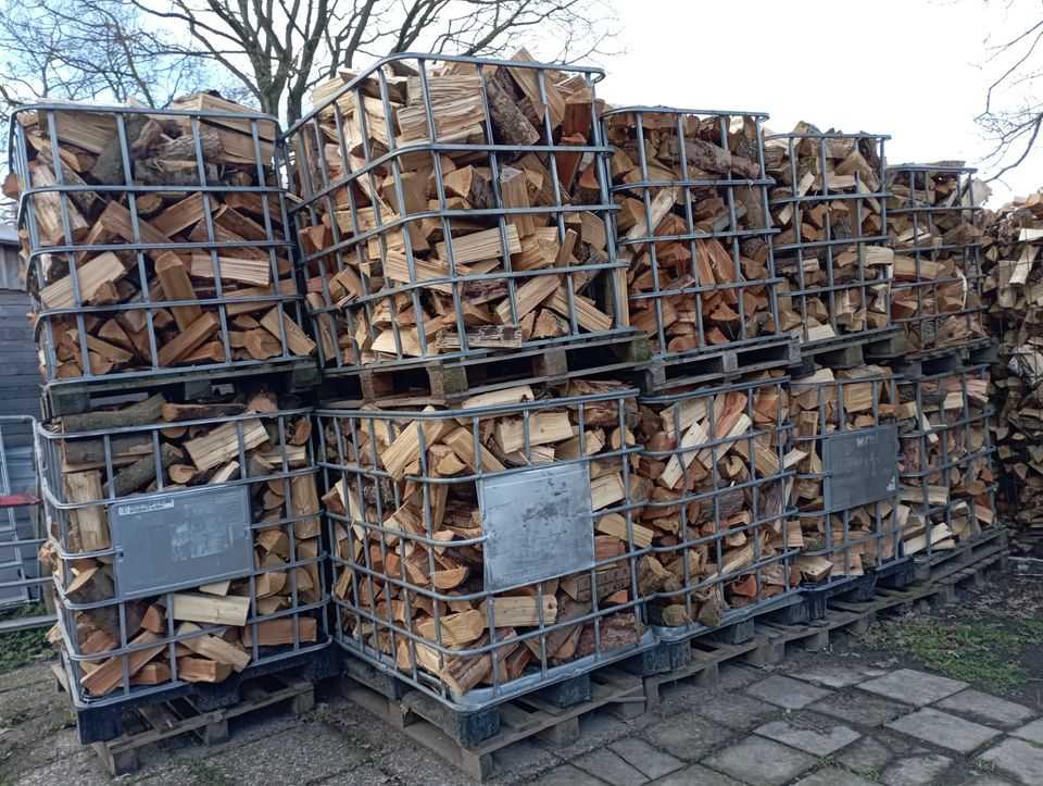 Kaminholz Brennholz Ofenholz abzugeben in Herrnburg