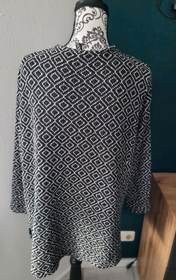 Strickjacke Cardigan jäckchen Muster Winter Herbst bolero Strick in Satrup