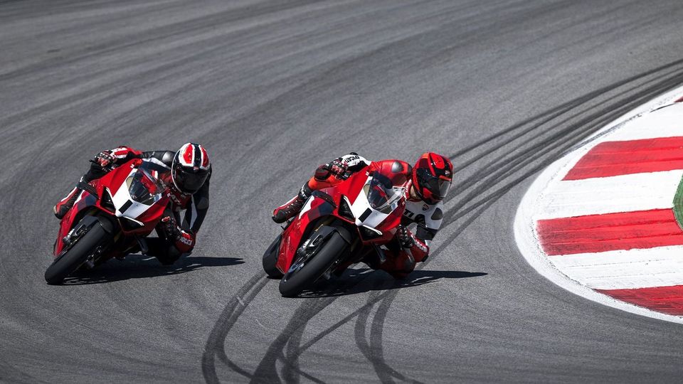 Ducati Panigale V4 R auch als Panigale V4 Basis, V4S in Hennstedt