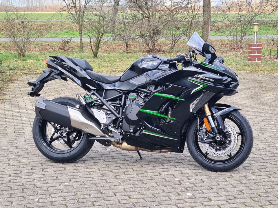 Kawasaki Ninja H2 SX Tourer,Vorführer,Cruise Control, Koffer uvm. in Bad Liebenwerda