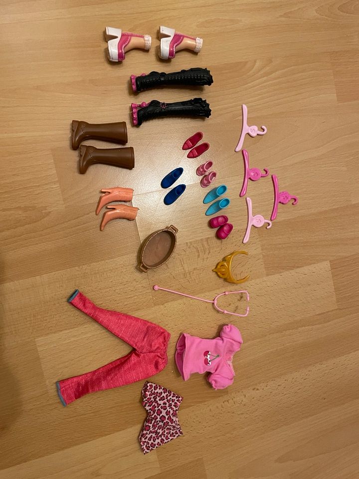 Barbie Bekleidung und Zubehör in Germaringen
