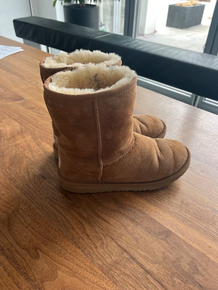 Original Ugg Stiefel Braun Gr.37 in Aldingen