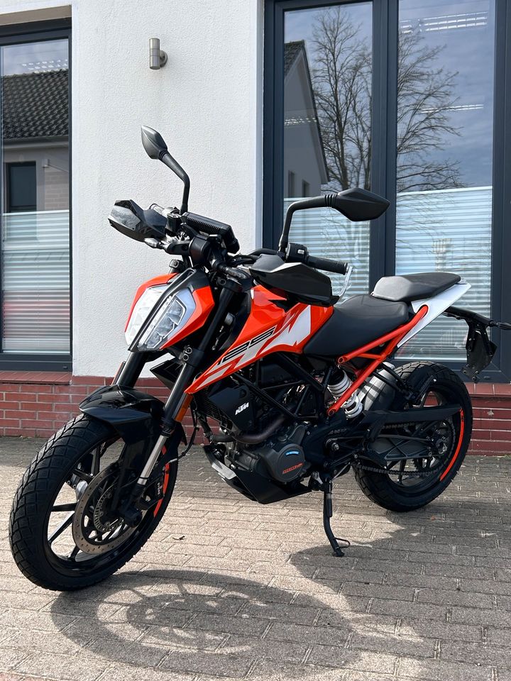 KTM Duke 125 in Zeven