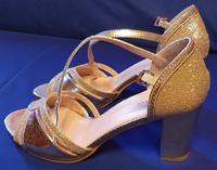 Pumps Gold mit Glitzer Gr. 39 neu mit Karton Baden-Württemberg - Möckmühl Vorschau