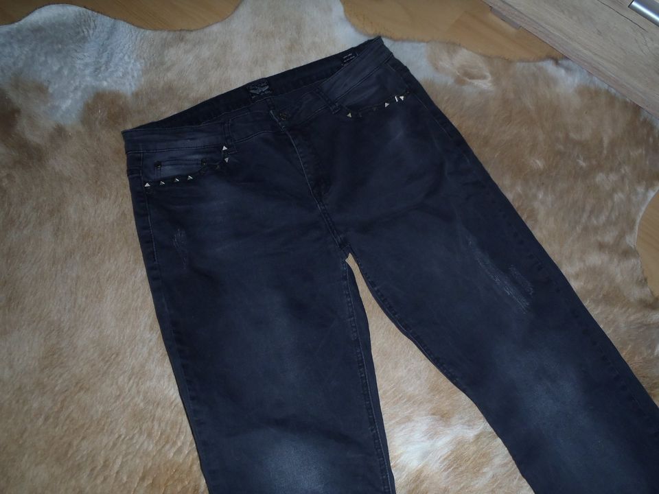 EMP Rock Rebel Damen Jeans Schwarz gerades Bein W33L34 in Nauen