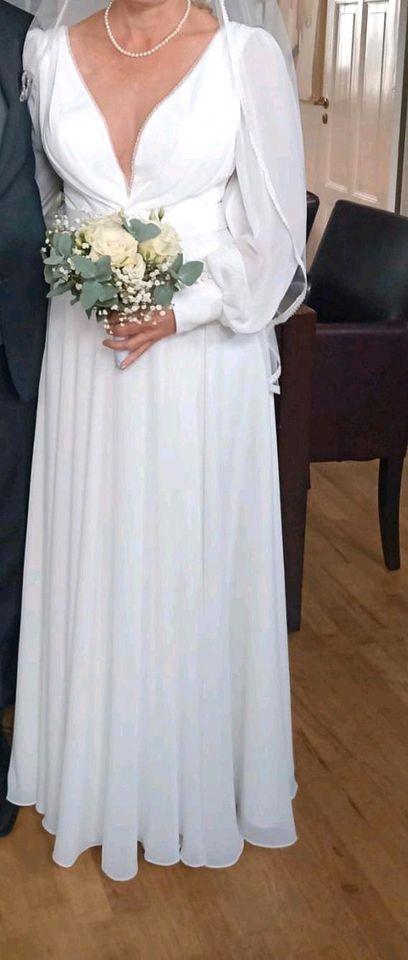 Hochzeitskleid in ivory in Goldelund