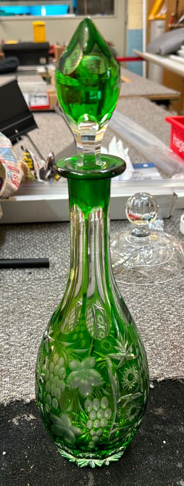 Glaskeraffe aus Bleikristall in grün in Düsseldorf