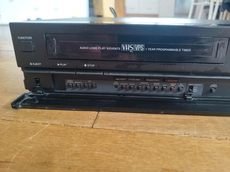 Schneider VHS Cassette Recorder Kassettenrekorder Video in Fürstenwalde (Spree)