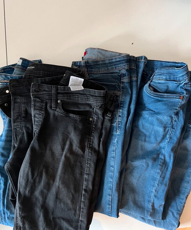 Jeanshosen für Jungs Jack&Jones S. Oliver 176 und 29/30 in Gehrden