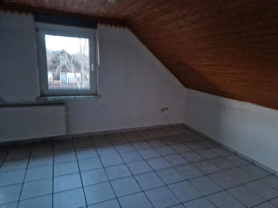 2 Zimmer Dachgeschosswohnung in PB Schloss Neuhaus in Paderborn