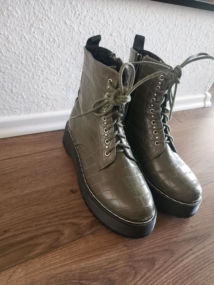 Khaki Lederboots/Stiefel Neu in Krefeld