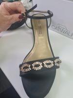 Schwarze Absatzschuhe mit Satin und Strasssteinen Baden-Württemberg - Lörrach Vorschau