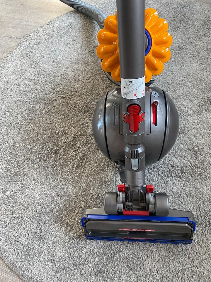 Dyson Ball DC 33c Plus/ Staubsauger/ Top Zustand in Bremen