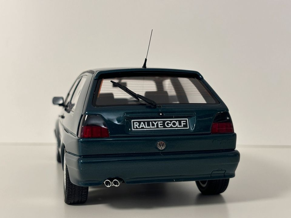 Modell - VW Rallye Golf G60 -1/18 inkl. Vitrine - Ottomobile in Baunatal