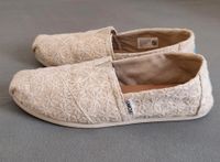 TOMS Slipper beige Blumen Stickerei gold Schimmer Gr39 TOP! Bayern - Mühldorf a.Inn Vorschau