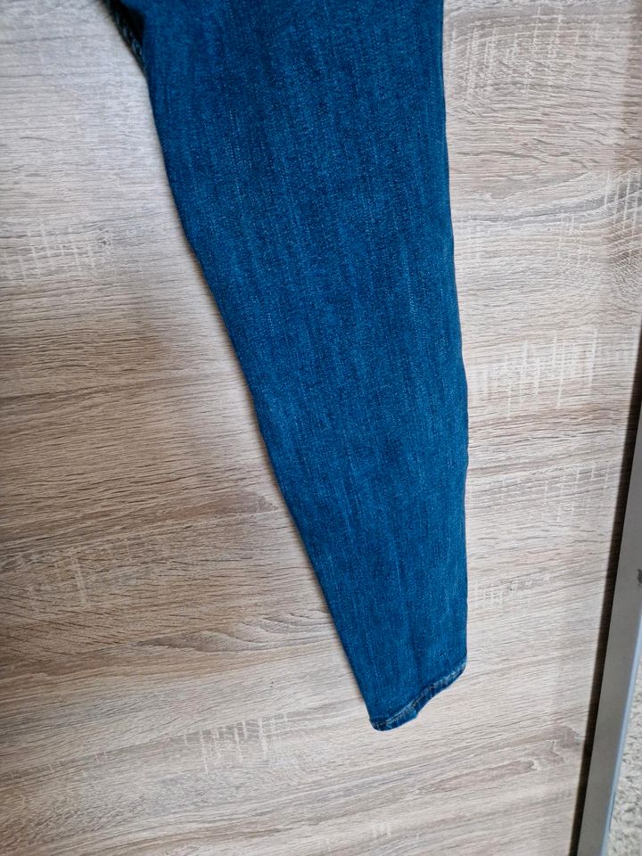 Primark Skinny Röhrenjeans Jeans Jeanshose eng anliegend Größe 44 in Rattelsdorf