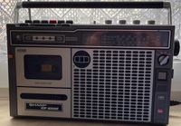 Verkaufe hier ein Sharp GF-6500 Vintage Radio Süd - Niederrad Vorschau