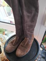 Elegante braune Wildleder-Stiefel Frankfurt am Main - Berkersheim Vorschau