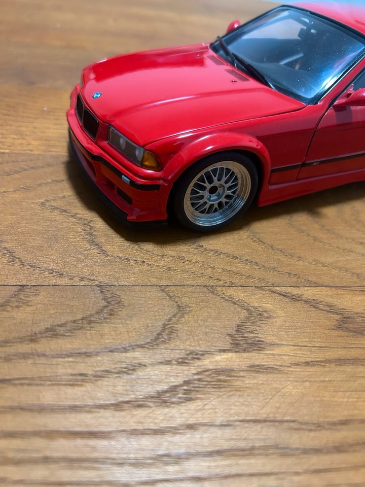 BMWE36 M3 GTR 1:18 UT Models red rot in Remscheid