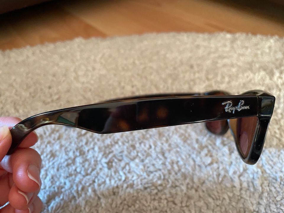 Rayban New Wayfarer Sonnenbrille RB 2132 Ray Ban in Püttlingen