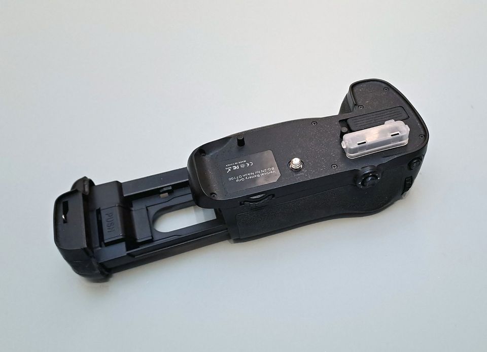 Batteriegriff BG-2N für Nikon D7100/D7200 in Ketsch