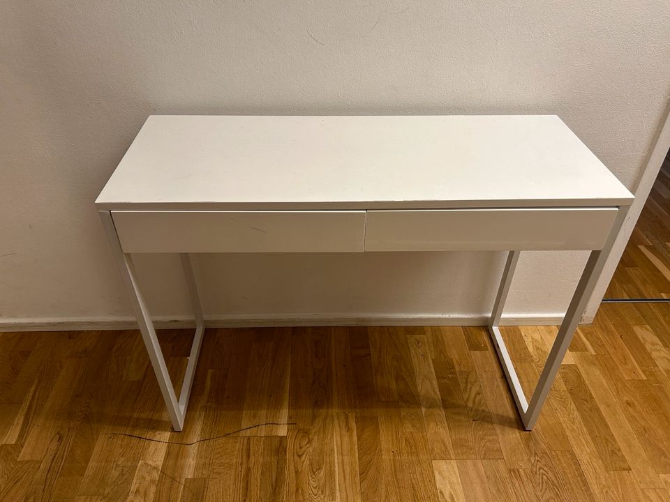 Schreibtisch IKEA in Offenbach