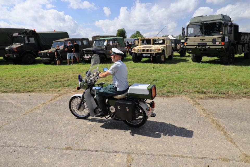 NVA DDR Bundeswehr US Army Treffen W50 Ural Trabant Humvee in Markneukirchen
