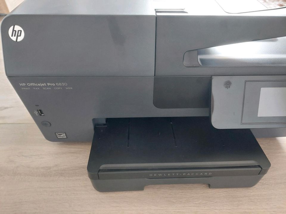 HP Officejet Pro 6830 ePrint Multifunktionsdrucker mit Problem in Leipzig