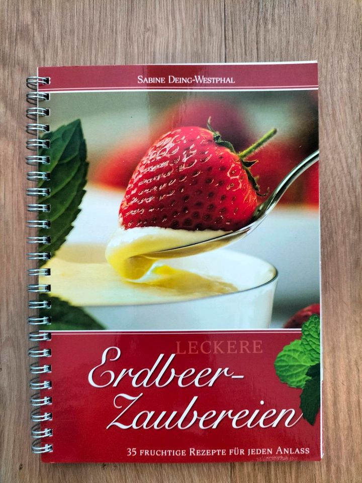 Landfrauen Kochbuch Erdbeer-Zaubereien in Ansbach
