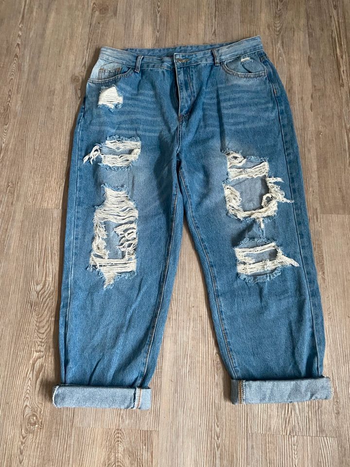 Damen Mom Jeans zerrissen in Thuine