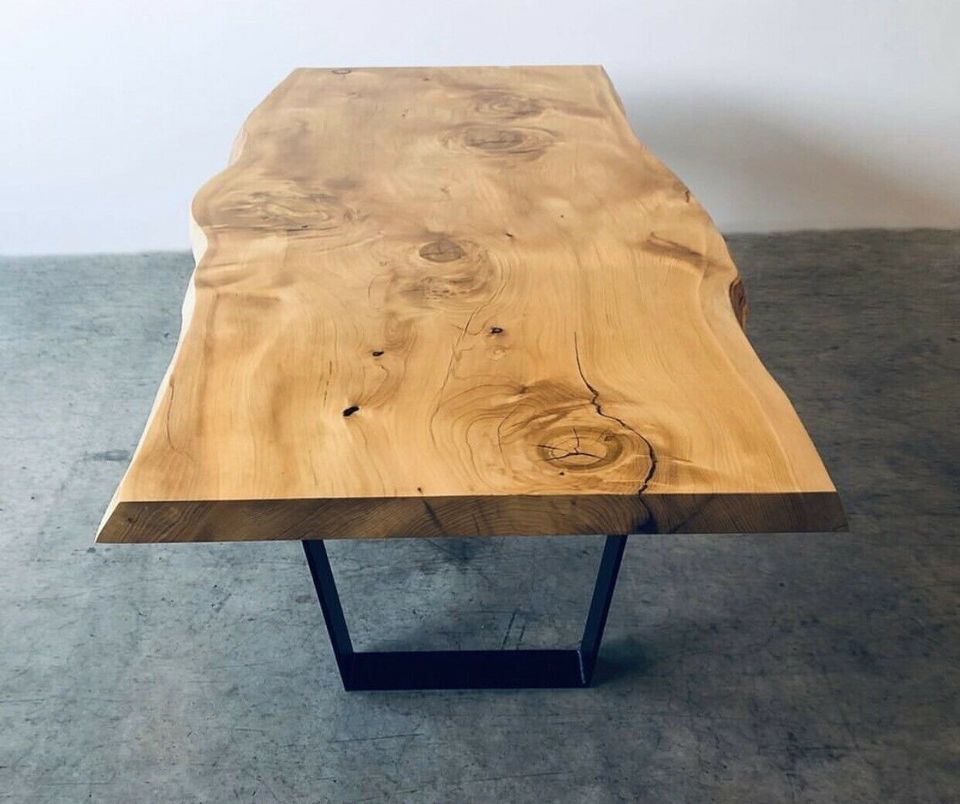 Massivholztisch Esstisch Tisch Baumkante Baumscheibe Baumtisch in Oelde