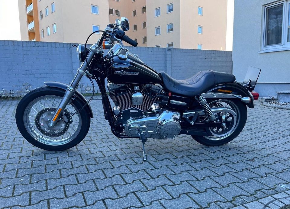 Harley Davidson Dyna Super Glide Custom FXDC in Obertshausen