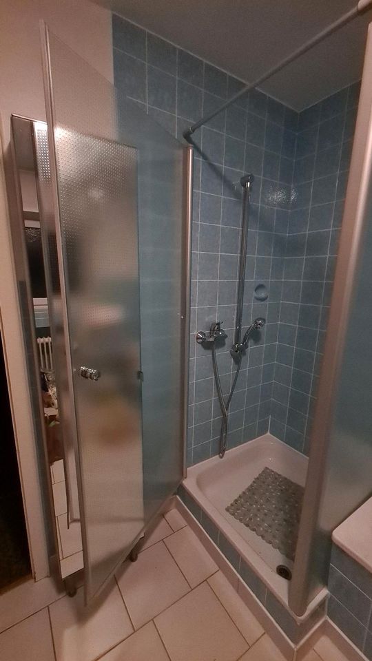 Duschkabine, Duschwand mit Duschtür in Moers