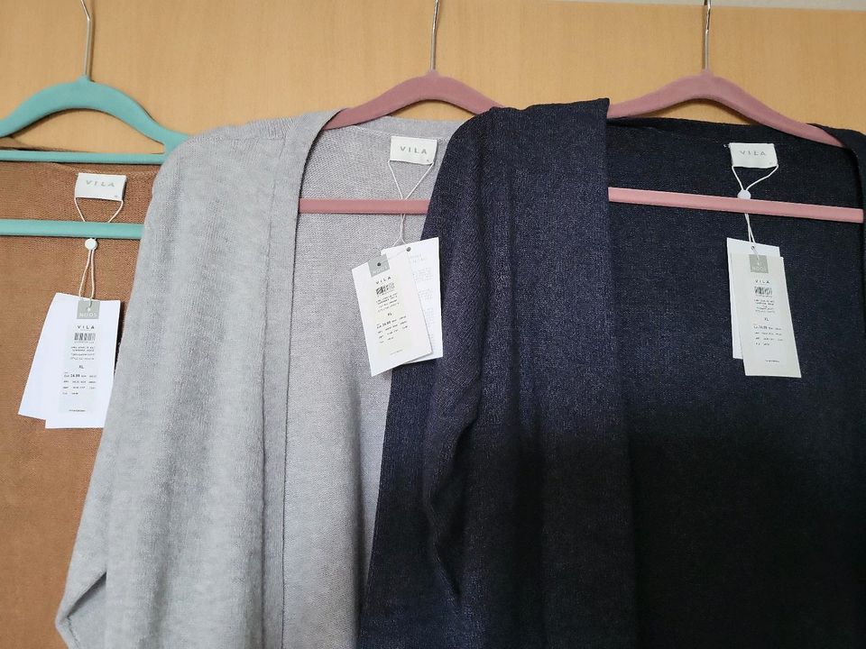 Vila Strickjacke blau NEU Größe XL in Veldenz