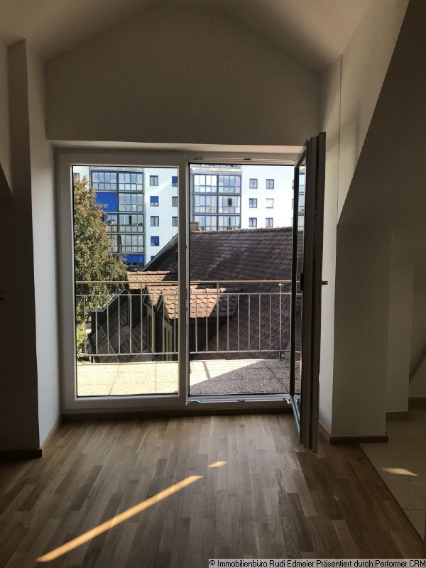 Sehr schöne 4 Zimmer Wohnung mit EBK und Balkon in Deggendorf