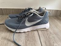 Nike Sportschuhe / Schuhe Größe 40 Nordrhein-Westfalen - Rees Vorschau
