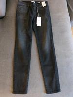 Closed Jeans Baker Long Gr. 27 schwarz NEU Berlin - Schöneberg Vorschau