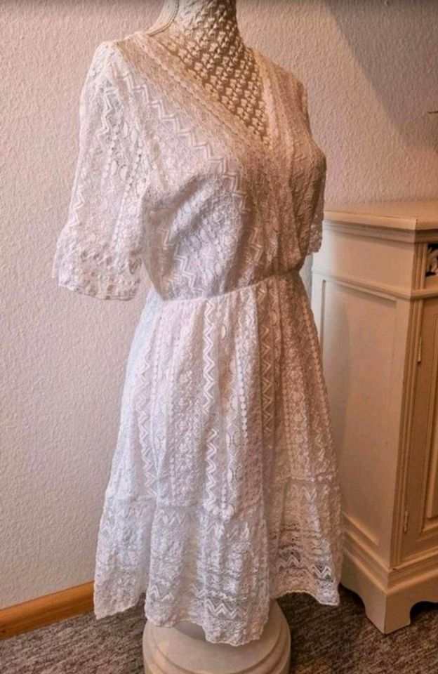 Damen Kleid Sommerkleid weiss NEU knielang Spitze  Gr. S 36 in Emmendingen