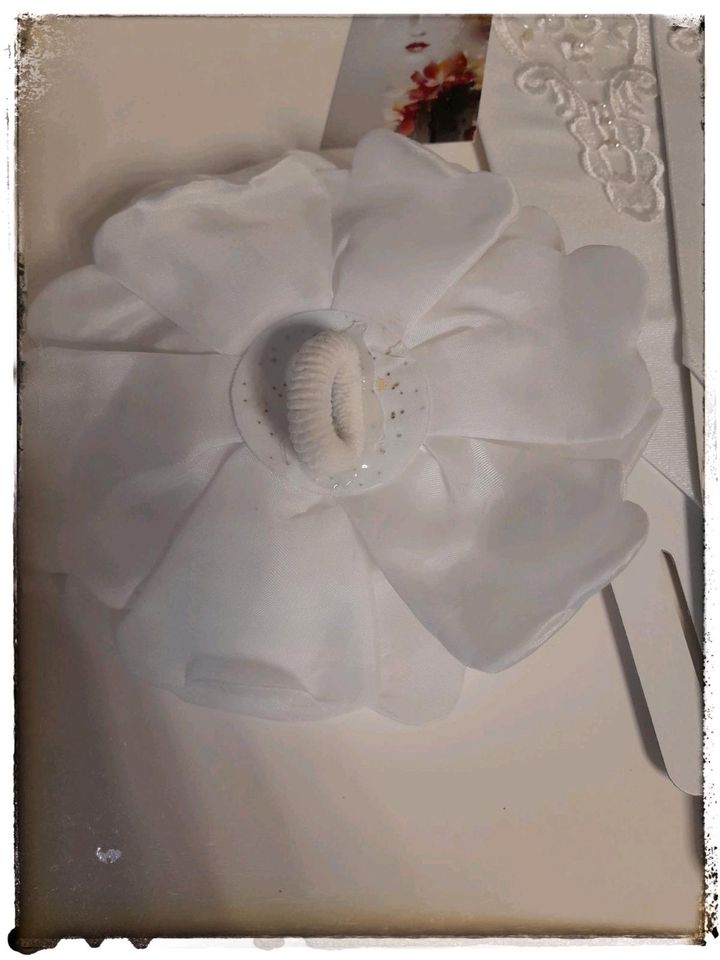 Brauthandschuhe Blume Hochzeit weiß spitze NEU in Essen