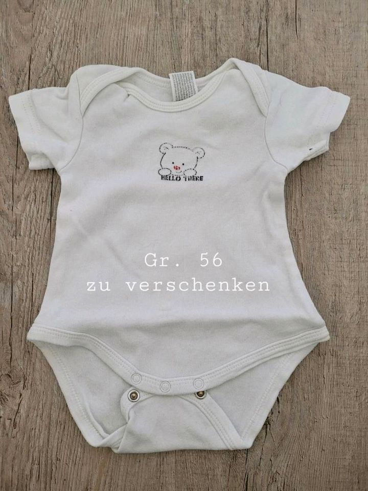 Baby Kleidung 56 - 74 in Bösel