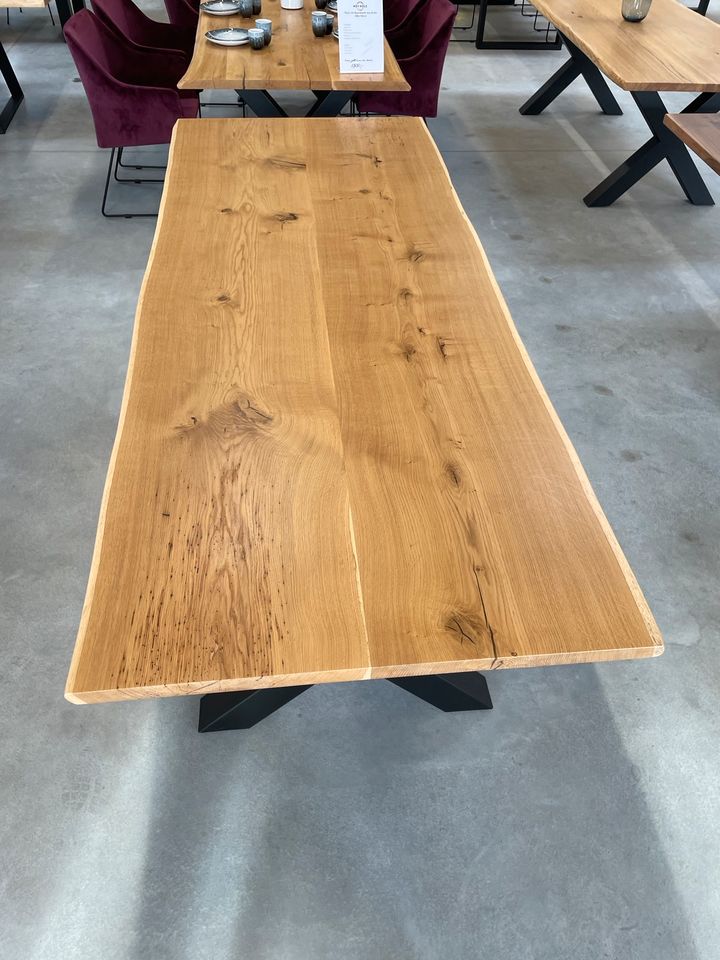 Tisch mit Baumkante Baumtisch Esstisch Konferenztisch 260x100cm in Monheim am Rhein