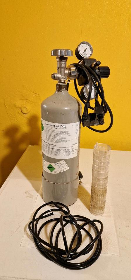 Dennerle Profi 2000 CO2 Anlage 1,5Kg Nachtabschaltung  Komplett in Sattelmühle