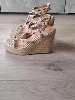 Ital. Sandale Plateau Wedges Nieten 38 bequem stylisch Bayern - Weidenbach Vorschau
