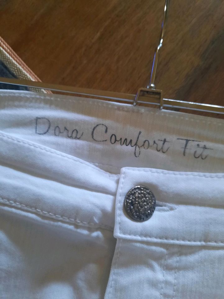 Damen Jeans von Dora comfort gr.44 in weiss in Langenfeld