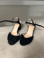 KAYLA Absatzschuhe in schwarz schicke Schuhe Absatz hoch Sandale Hessen - Hünfeld Vorschau