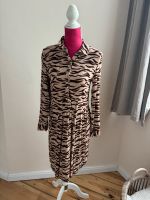 Kleid Manguun Animalprint Größe 38 Brandenburg - Cottbus Vorschau