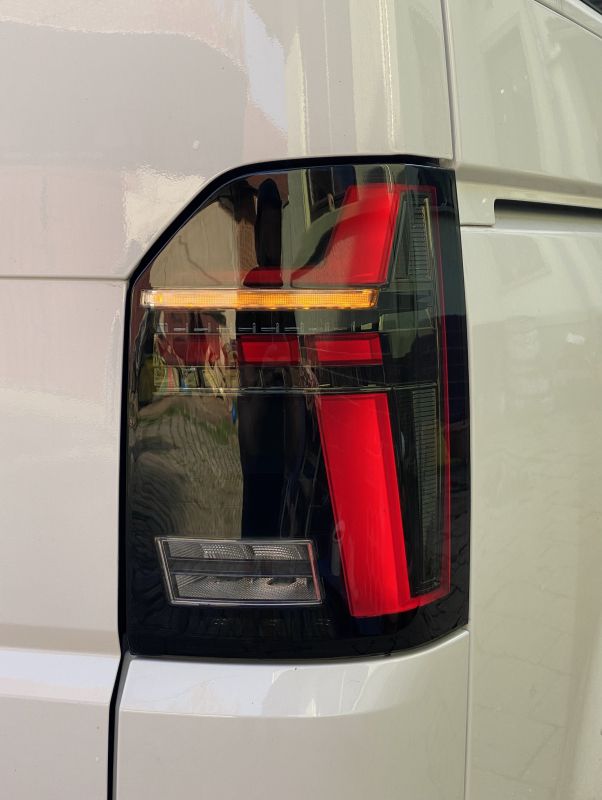 Voll LED Lightbar Design Rückleuchten für VW T6.1 ab 2019 schwarz in Calden